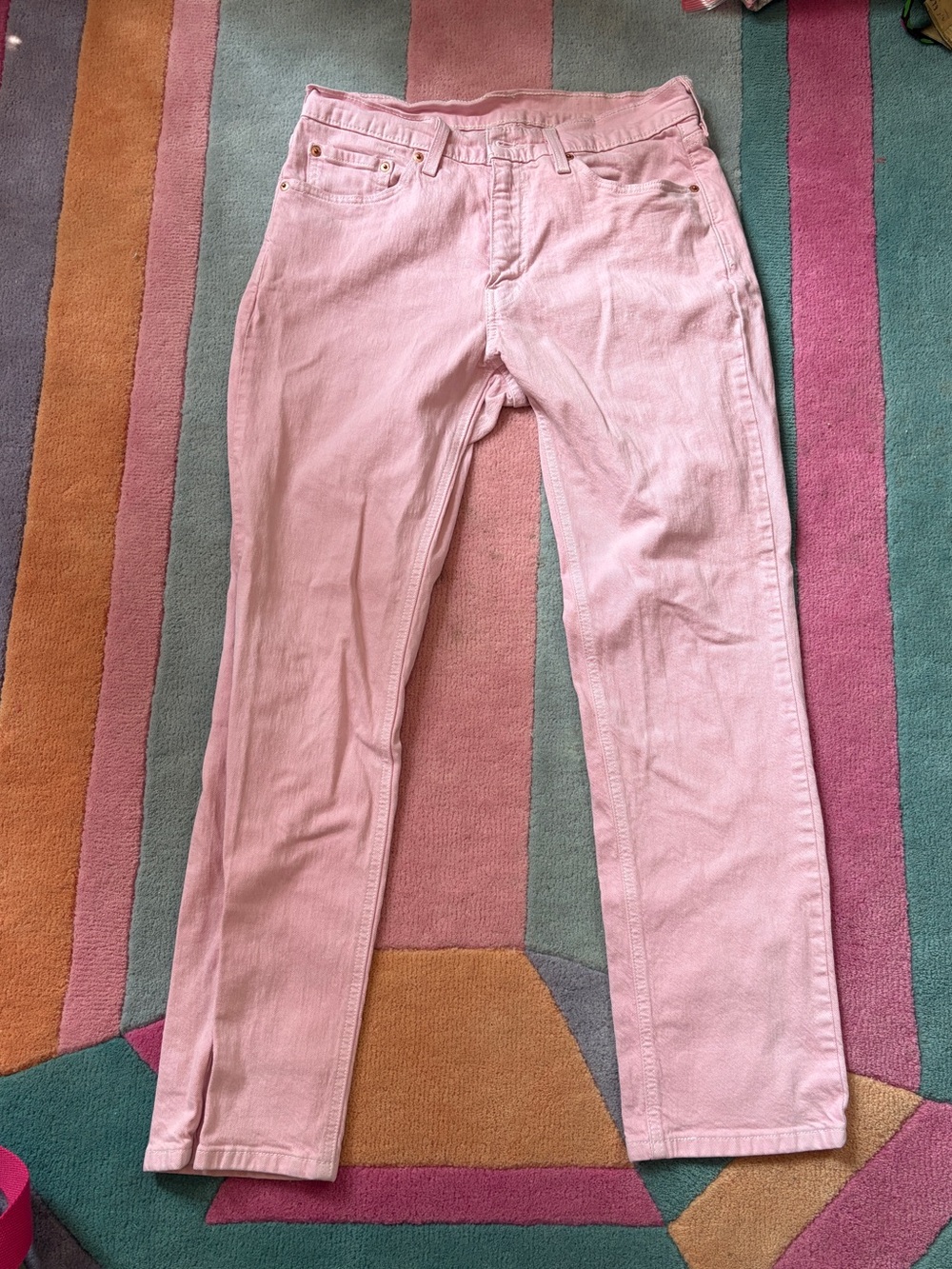 Light Pink Levi Jeans sz 32